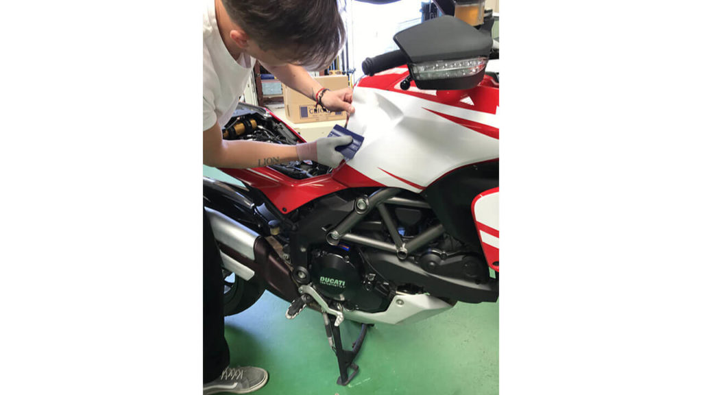 decorazione moto ducati codogno grafiche borella